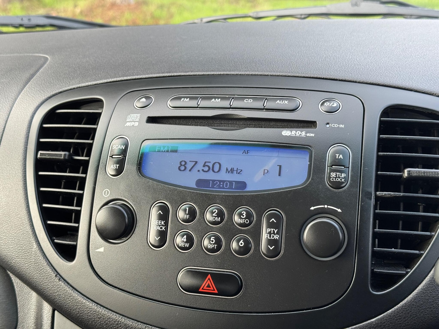 Used Hyundai i10 2011 for sale - 77081954: Photo 26