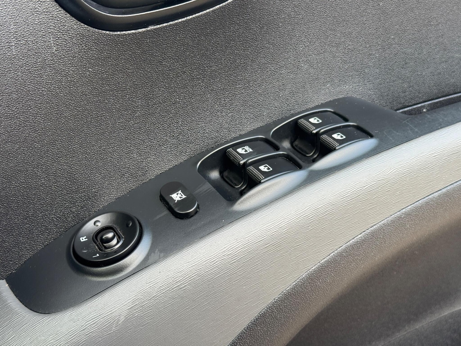 Used Hyundai i10 2011 for sale - 77081954: Photo 27