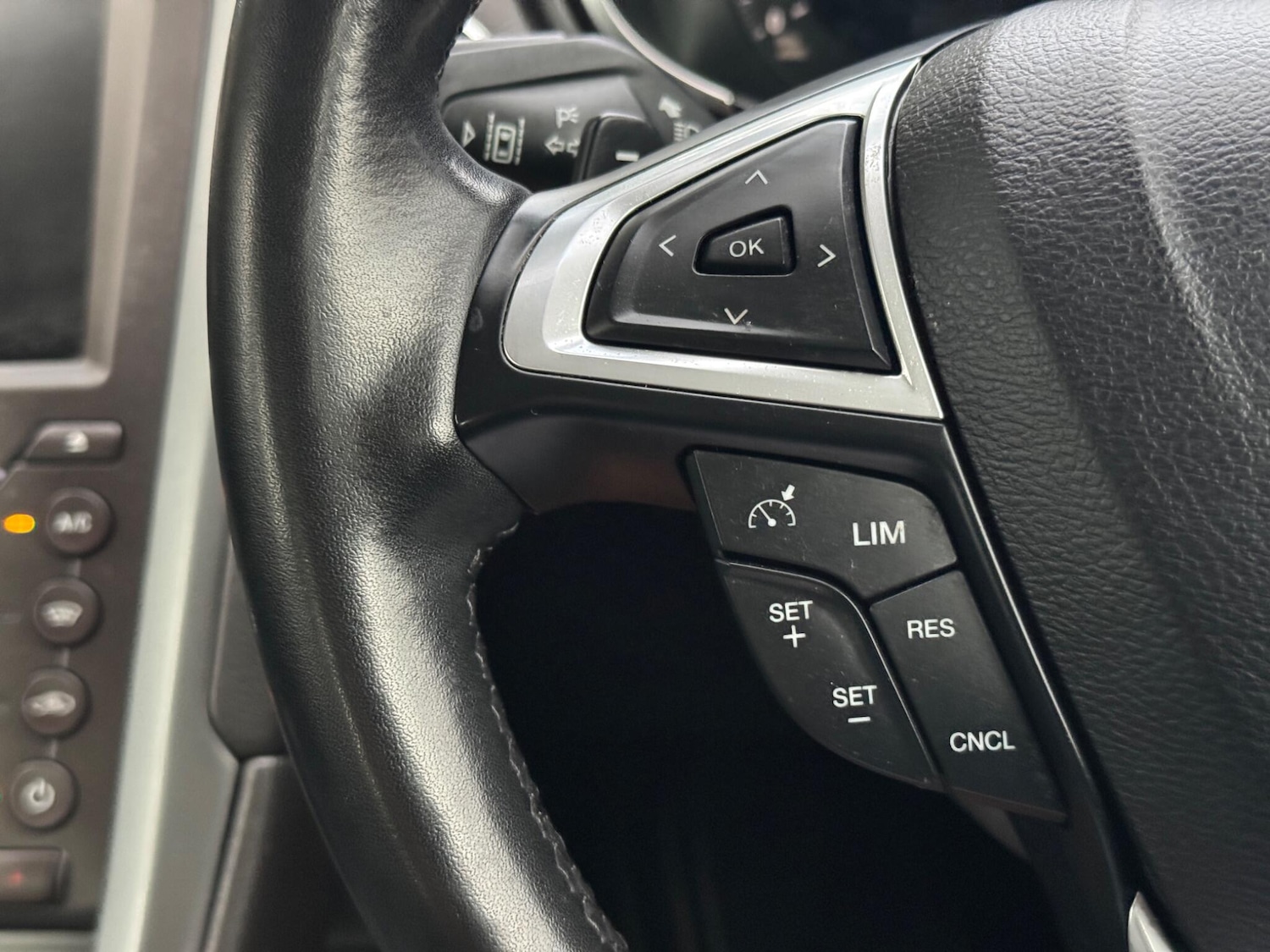 Used Ford Mondeo 2016 for sale - 75741489: Photo 19