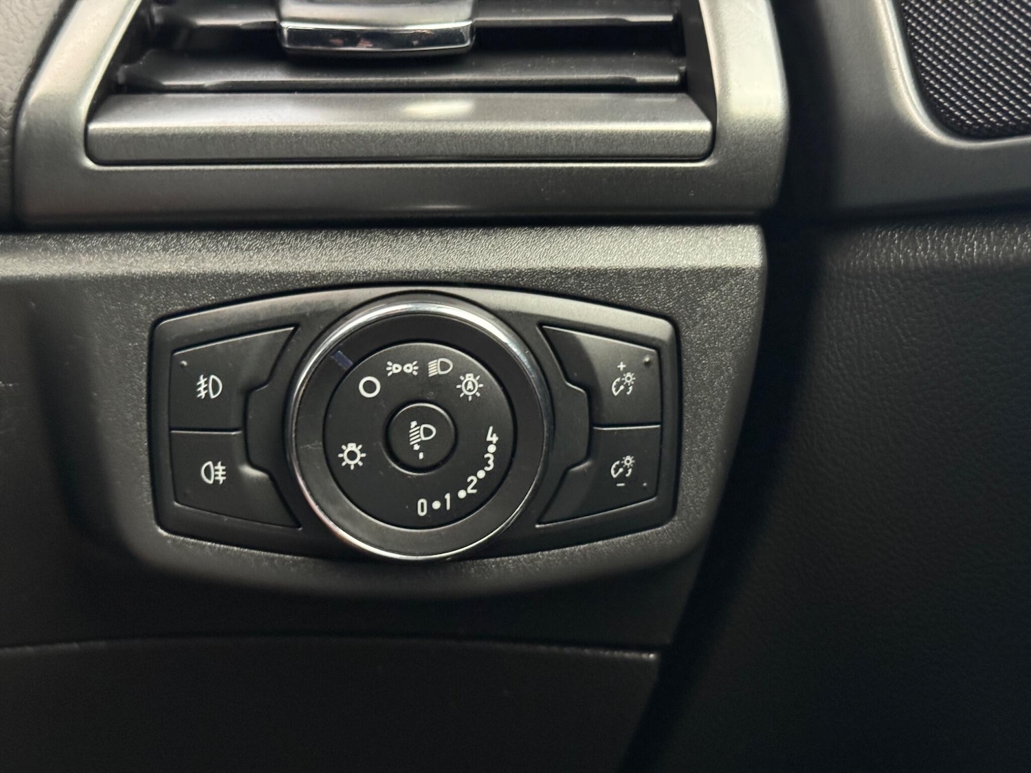 Used Ford Mondeo 2016 for sale - 75741489: Photo 21