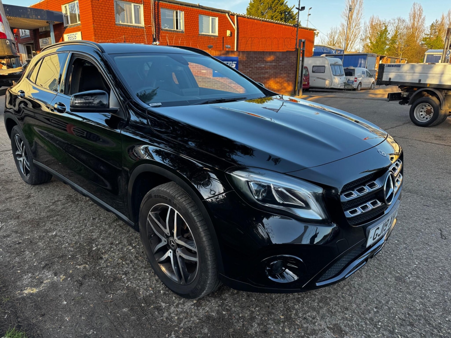 Used Mercedes-Benz GLA for sale - 77723210: Photo 2