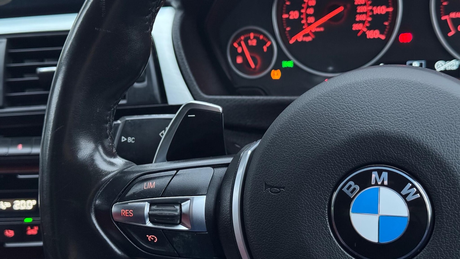 Used BMW 3 Series 2017 for sale - 76592652: Photo 27