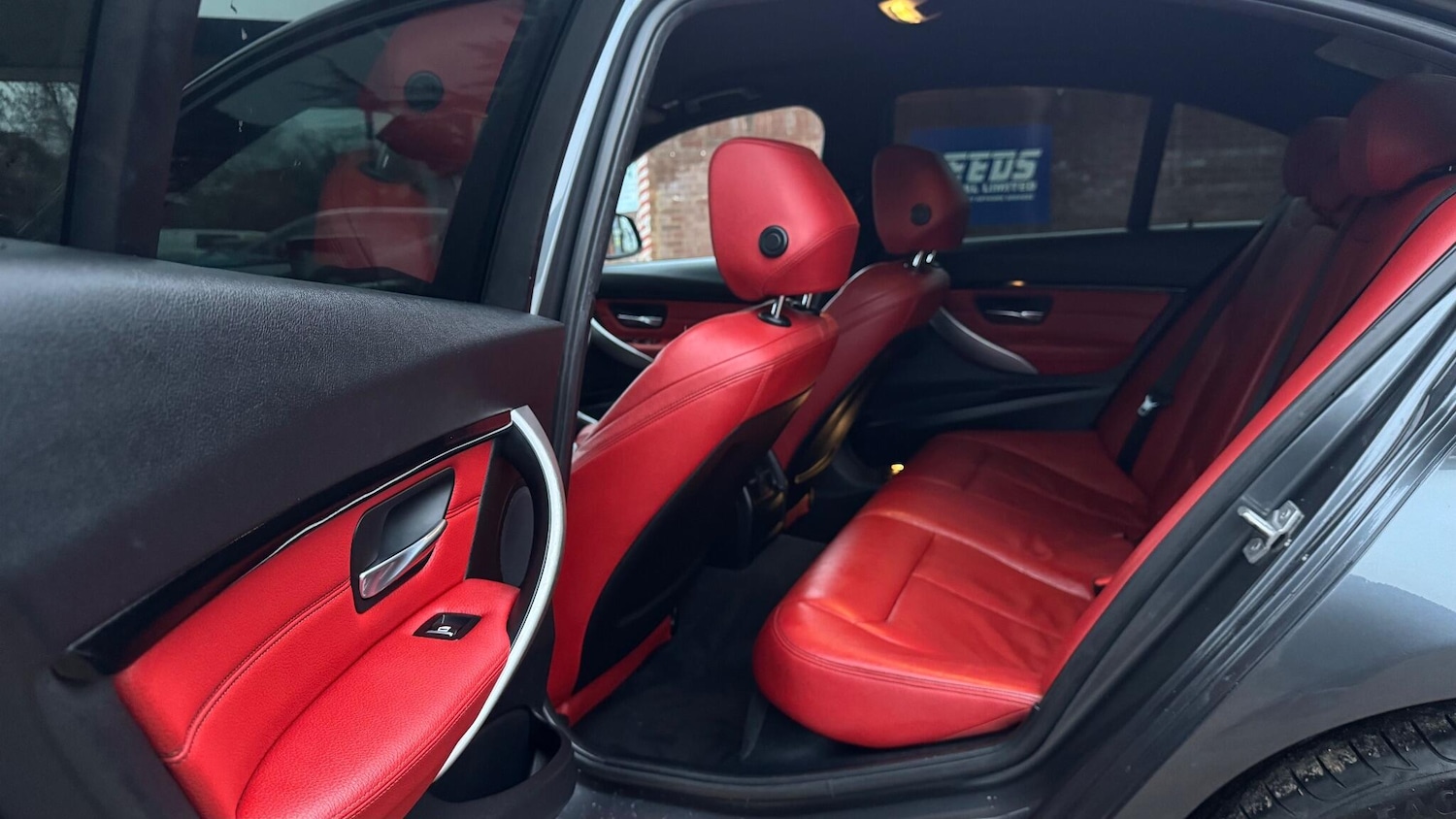 Used BMW 3 Series 2017 for sale - 76592652: Photo 32