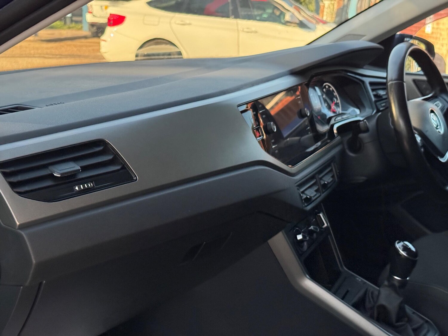 Used Volkswagen Polo 2018 for sale - 76152539: Photo 24