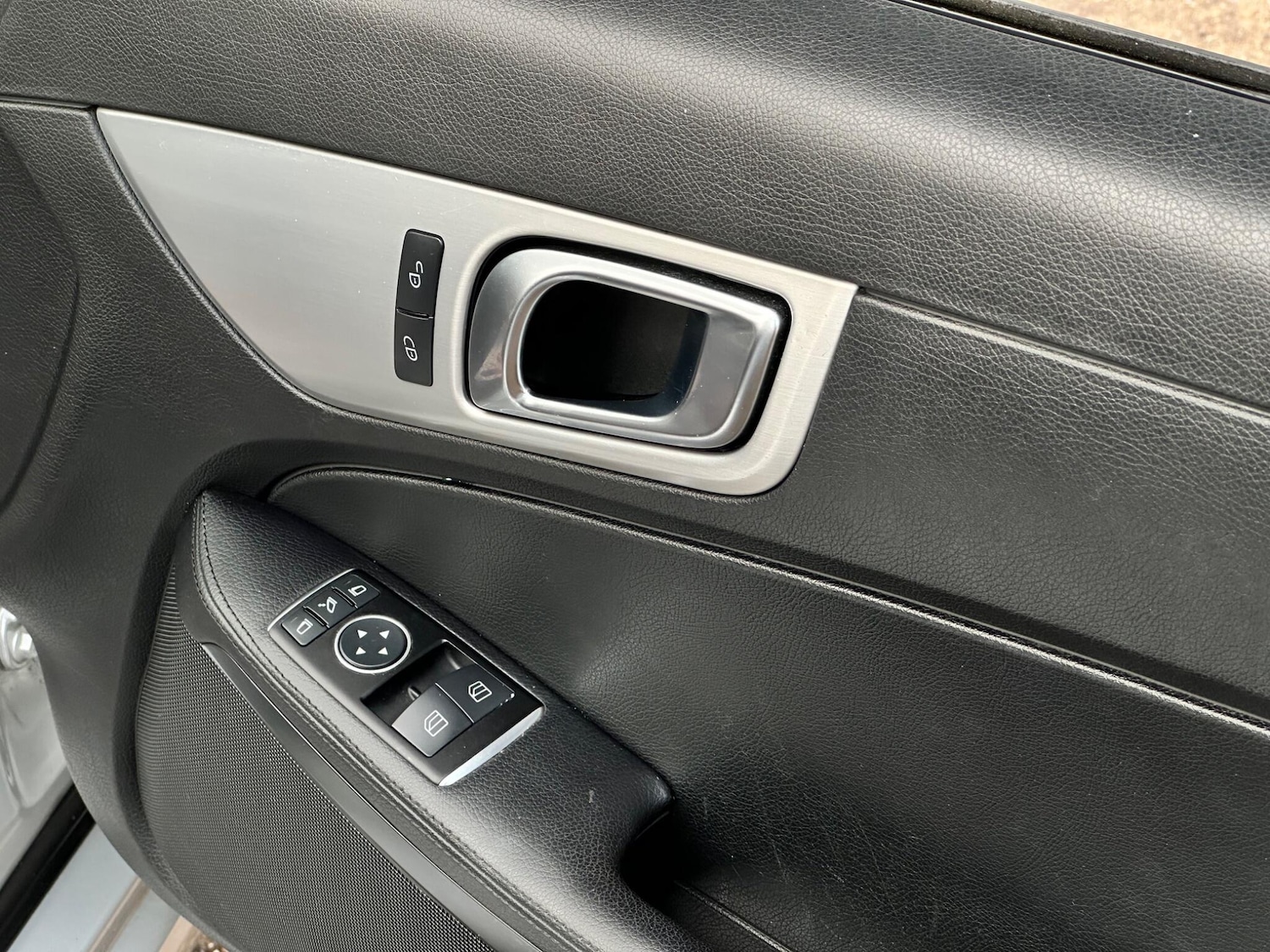 Used Mercedes-Benz SLK 2012 for sale - 77468181: Photo 32