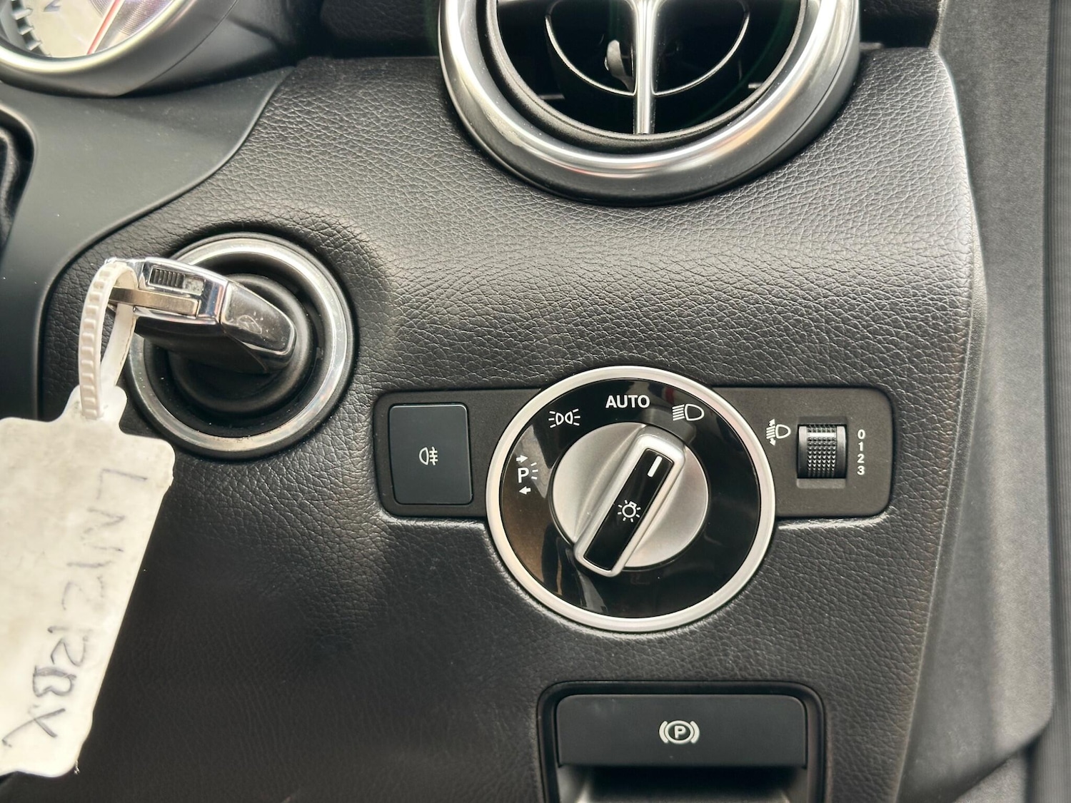 Used Mercedes-Benz SLK 2012 for sale - 77468181: Photo 33