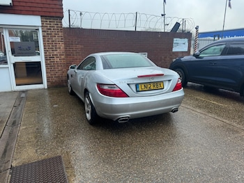 Used Mercedes-Benz SLK 2012 for sale - 77468181: Photo
