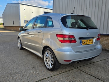 Used Mercedes-Benz B-Class 2009 for sale - 76119334: Photo 4