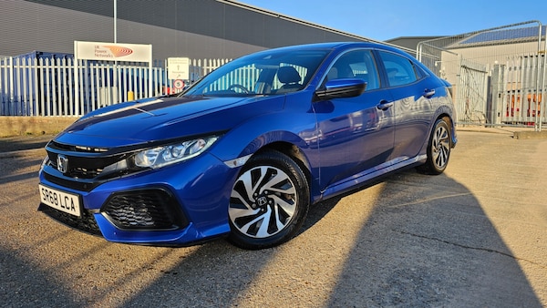 Used Honda Civic 2018 for sale - 69904995: Photo 3