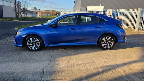 Used Honda Civic 2018 for sale - 69904995: Photo 4