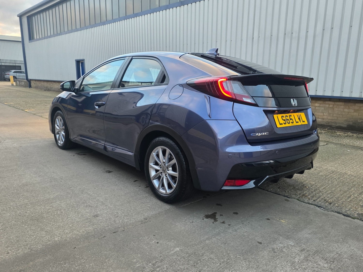 Used Honda Civic 2015 for sale - 77049336: Photo 4