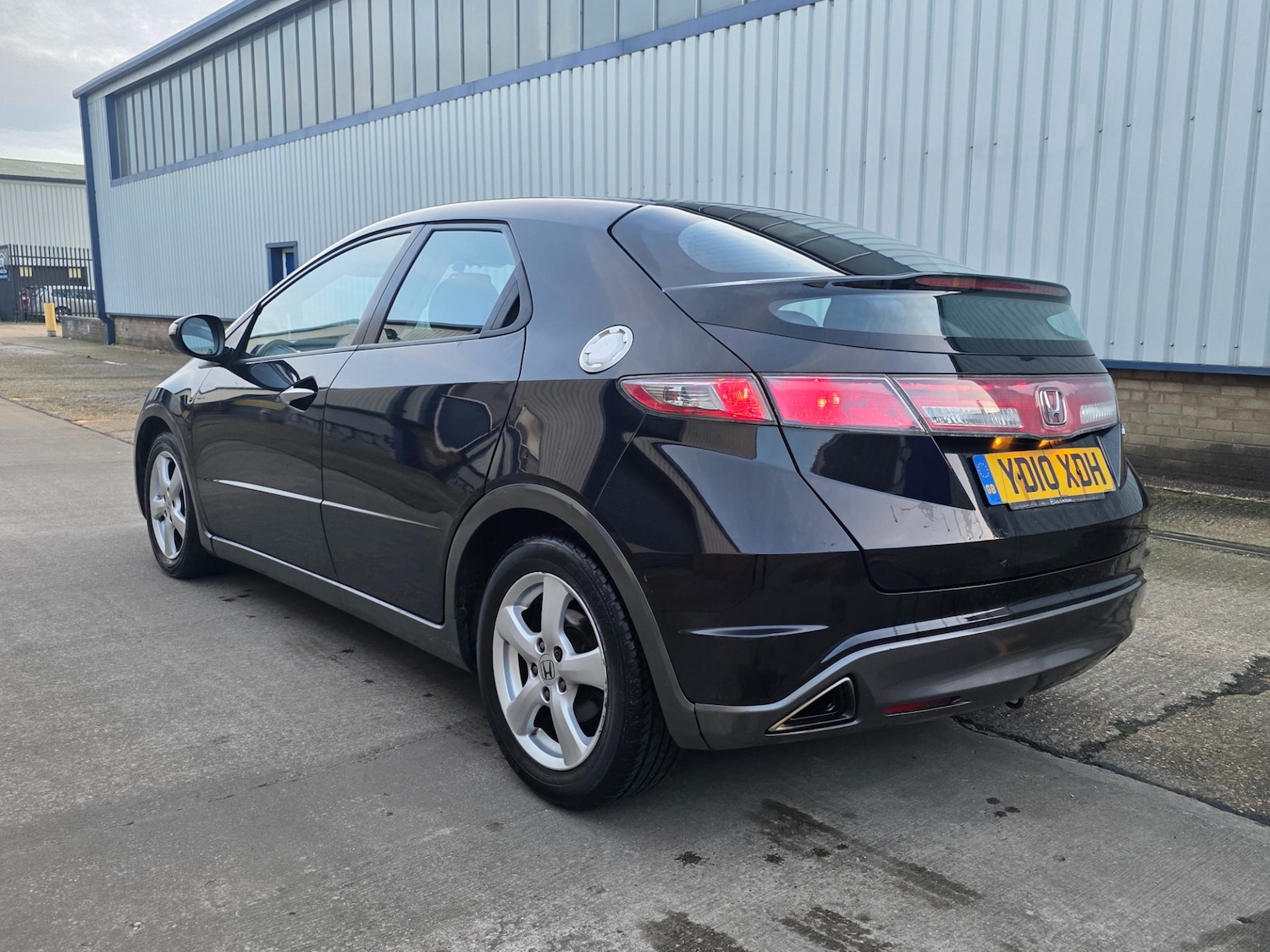 Used Honda Civic 2010 for sale - 77522309: Photo 4