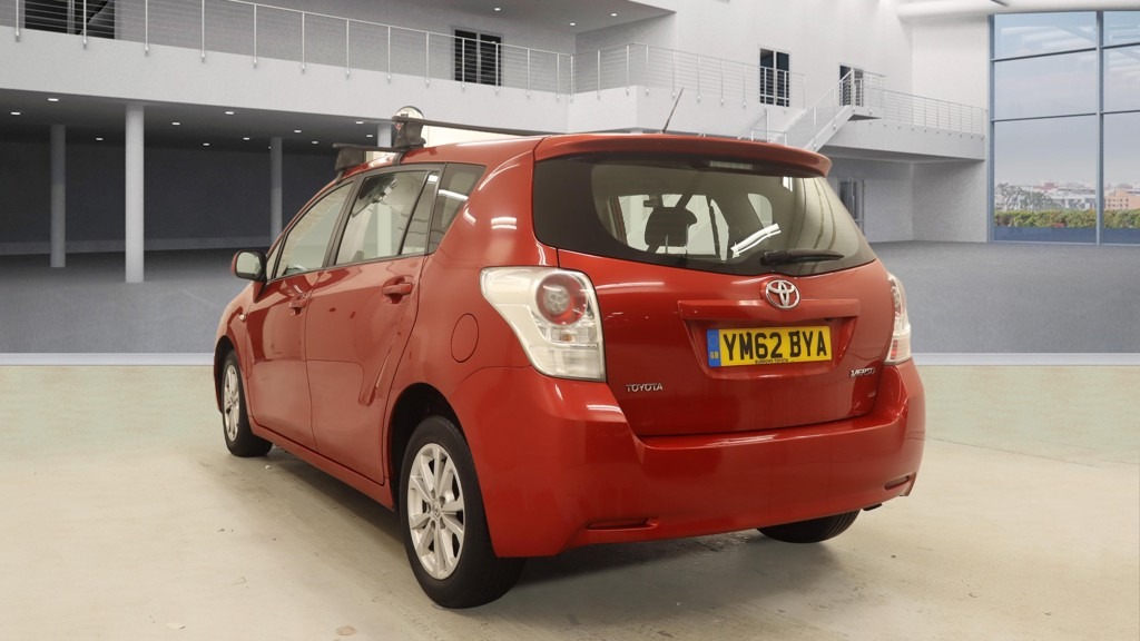 Used Toyota Verso 2013 for sale - 77437882: Photo 2