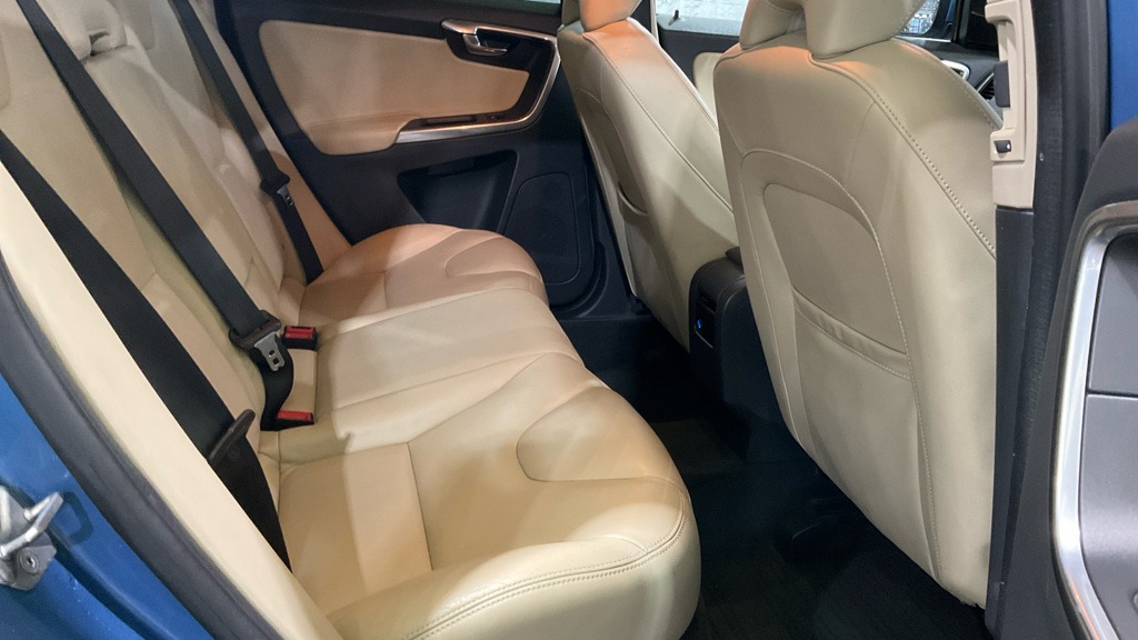 Used Volvo XC60 2016 for sale - 77548687: Photo 8