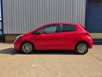 Used Toyota Yaris 2016 for sale - 79360571: Photo