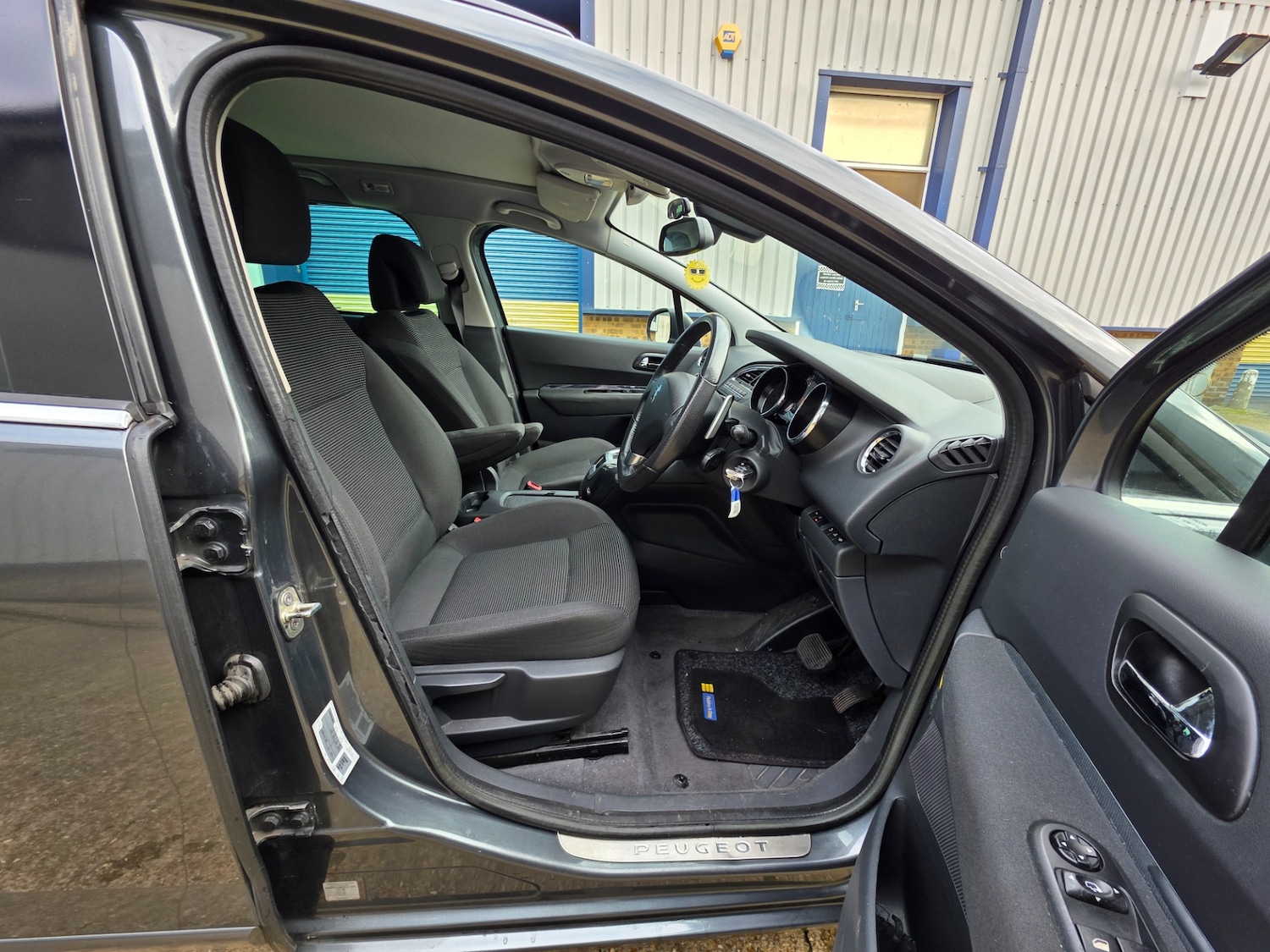 Used Peugeot 5008 2012 for sale - 74162153: Photo 16