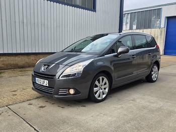 Used Peugeot 5008 2012 for sale - 74162153: Photo