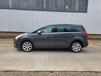 Used Peugeot 5008 2012 for sale - 74162153: Photo