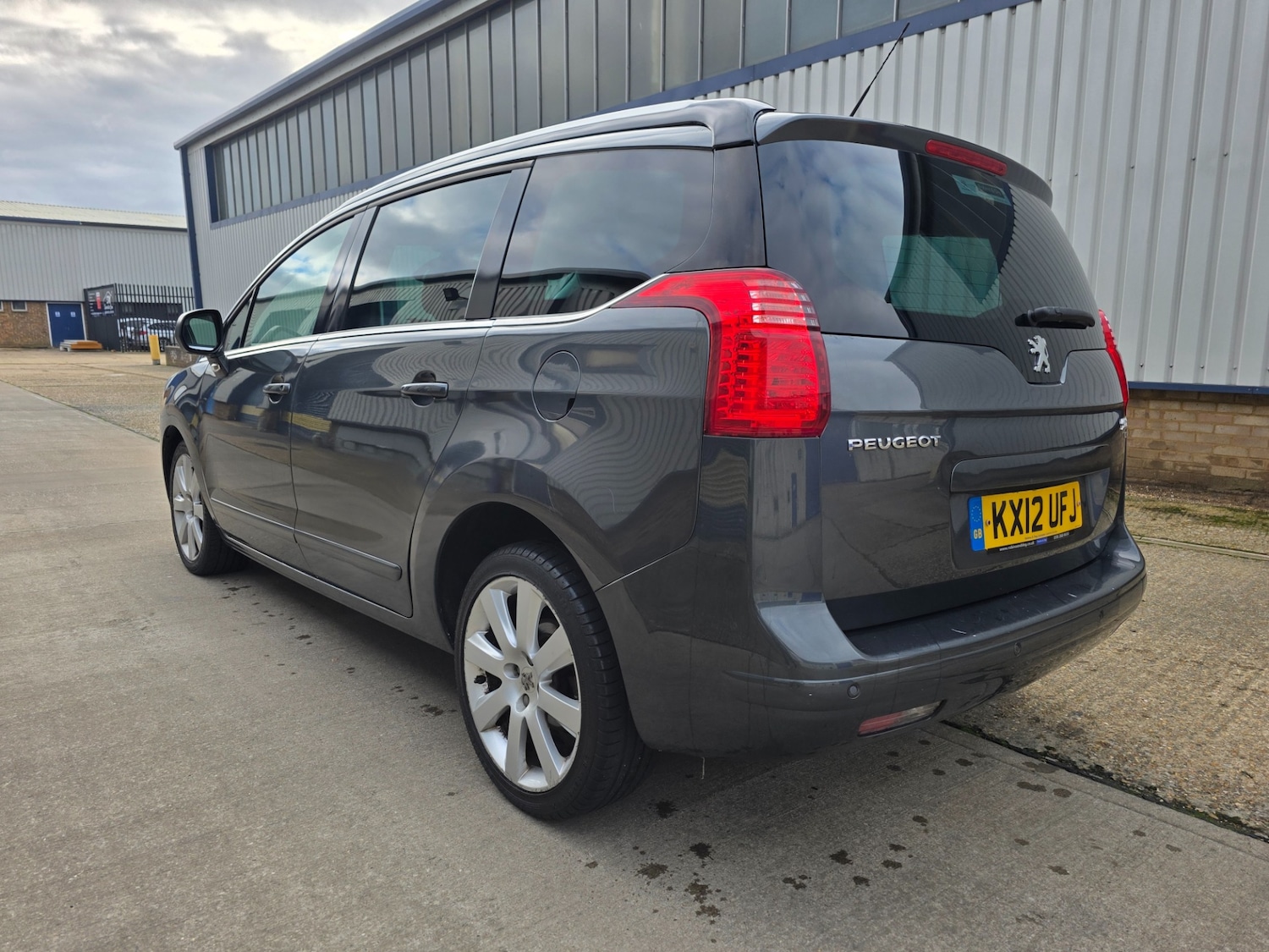 Used Peugeot 5008 2012 for sale - 74162153: Photo 4