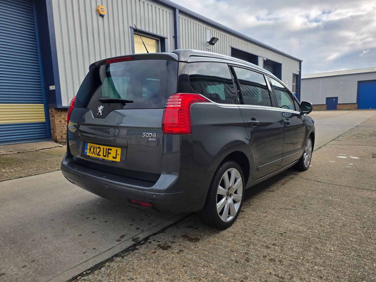 Used Peugeot 5008 2012 for sale - 74162153: Photo 6