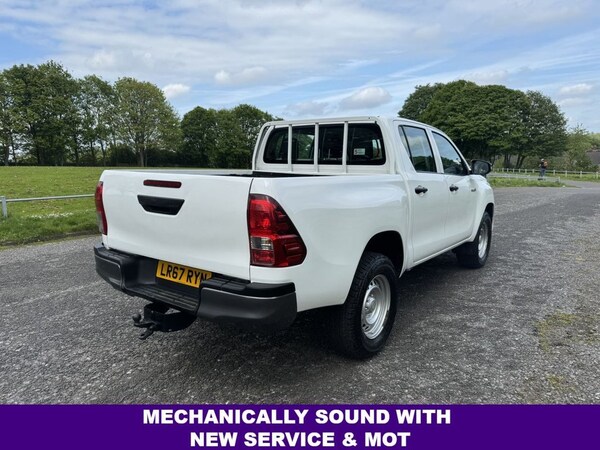 Used Toyota Hilux 2017 for sale - 69032569: Photo 12