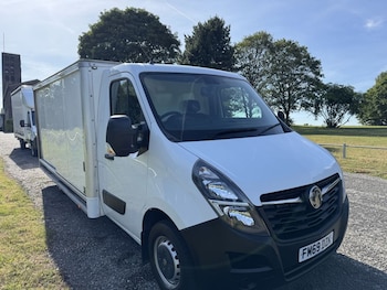 Vauxhall - Movano
