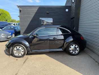 Used Volkswagen Beetle 2018 for sale - 78502952: Photo