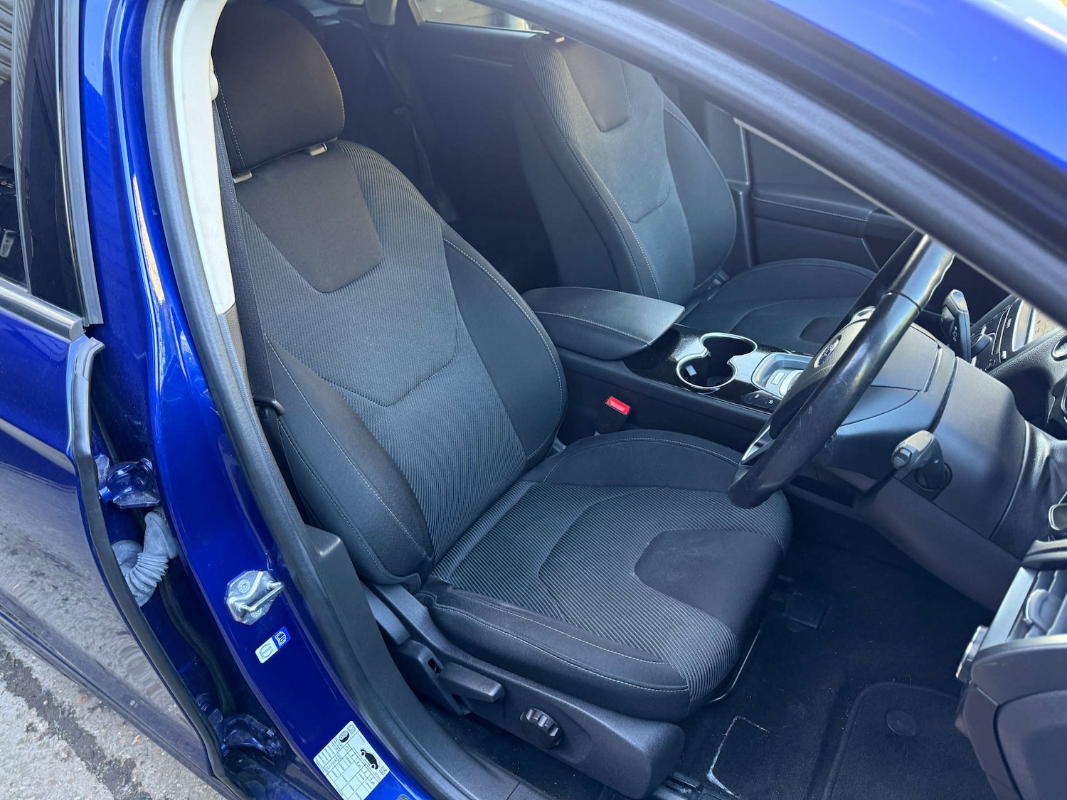 Used Ford Mondeo 2017 for sale - 76302980: Photo 16