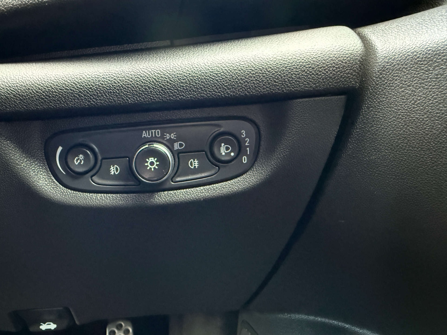 Used Vauxhall Insignia 2019 for sale - 76302976: Photo 30