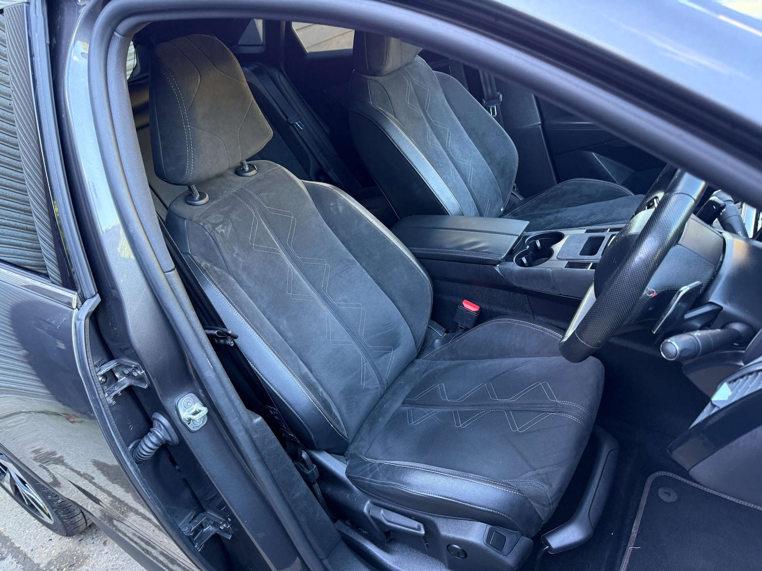 Used DS Automobiles DS 7 Crossback 2019 for sale - 76302965: Photo 16