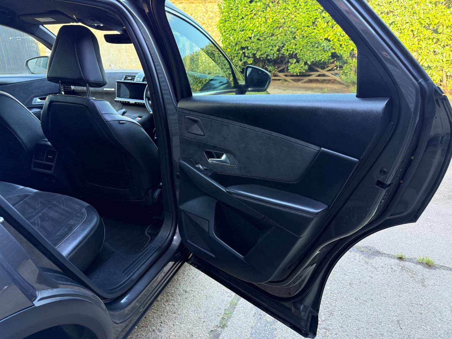 Used DS Automobiles DS 7 Crossback 2019 for sale - 76302965: Photo 17