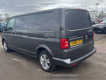 Used Volkswagen Transporter 2019 for sale - 77837290: Photo