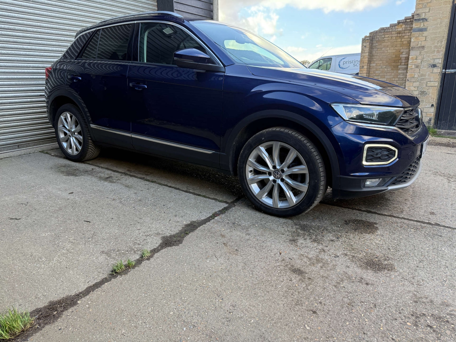 Used Volkswagen T-Roc 2018 for sale - 76302986: Photo 11