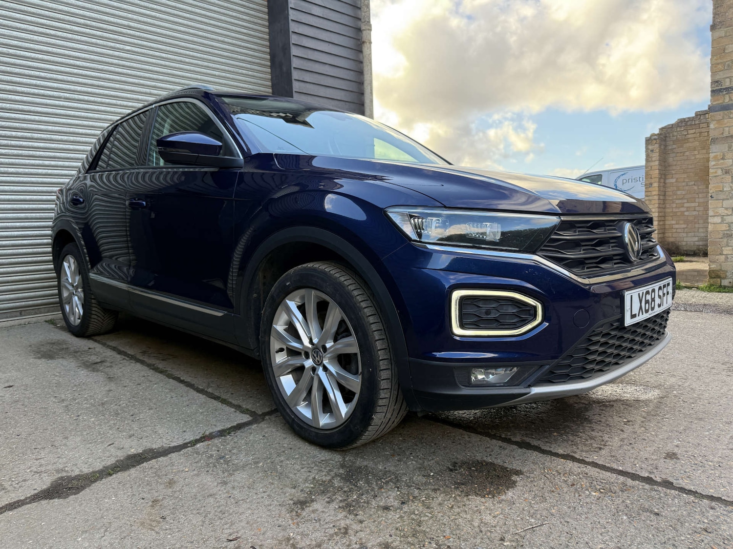 Used Volkswagen T-Roc 2018 for sale - 76302986: Photo 12