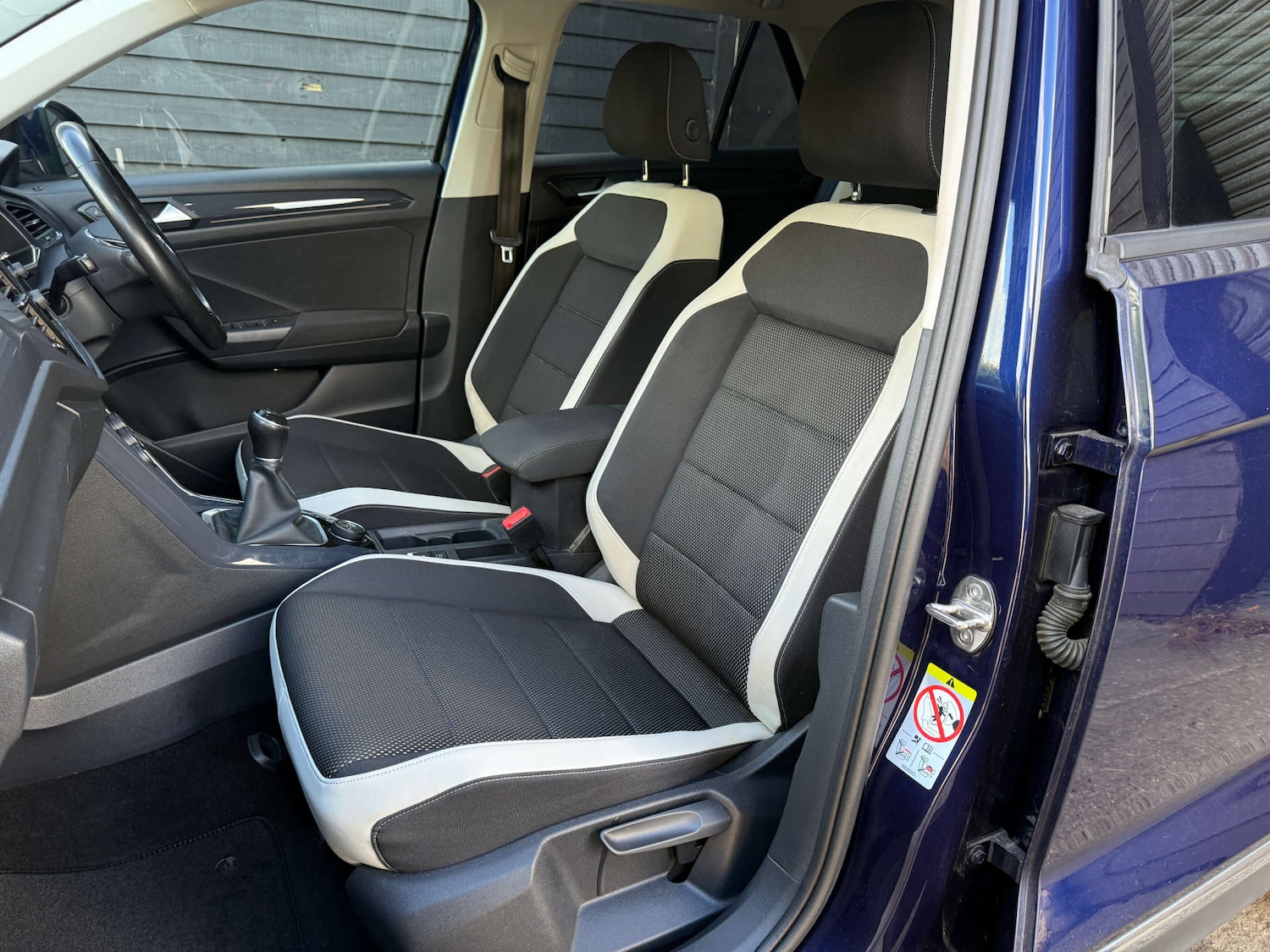 Used Volkswagen T-Roc 2018 for sale - 76302986: Photo 22