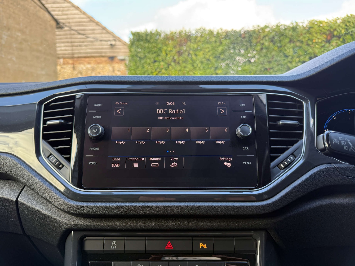 Used Volkswagen T-Roc 2018 for sale - 76302986: Photo 24