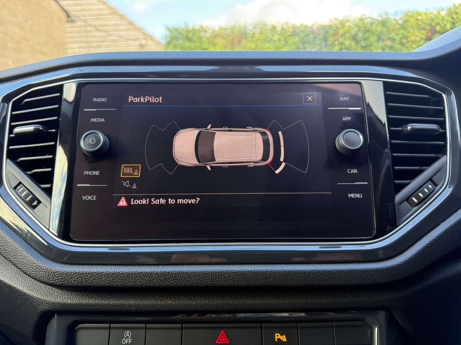 Used Volkswagen T-Roc 2018 for sale - 76302986: Photo 29