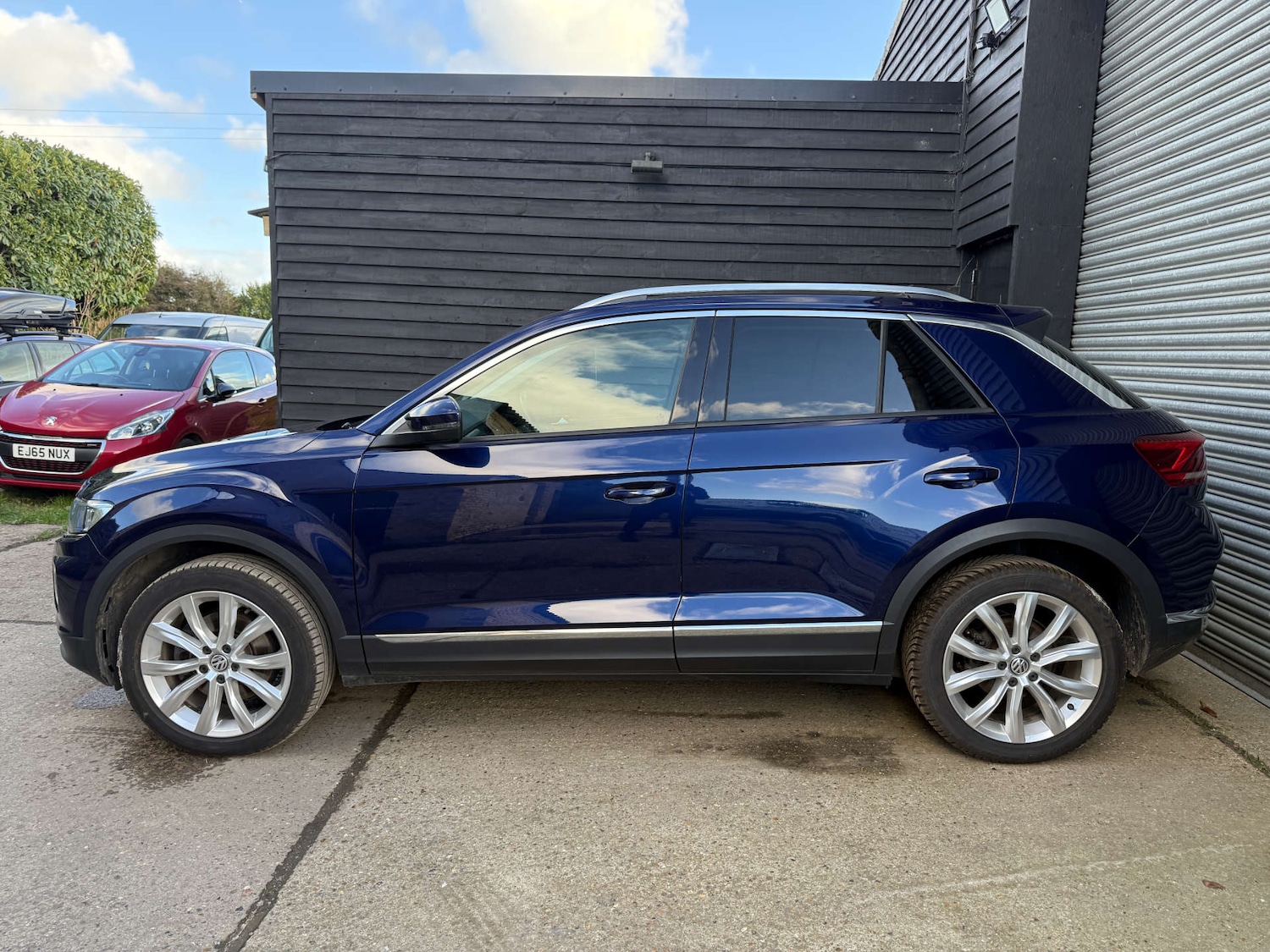 Used Volkswagen T-Roc 2018 for sale - 76302986: Photo 3