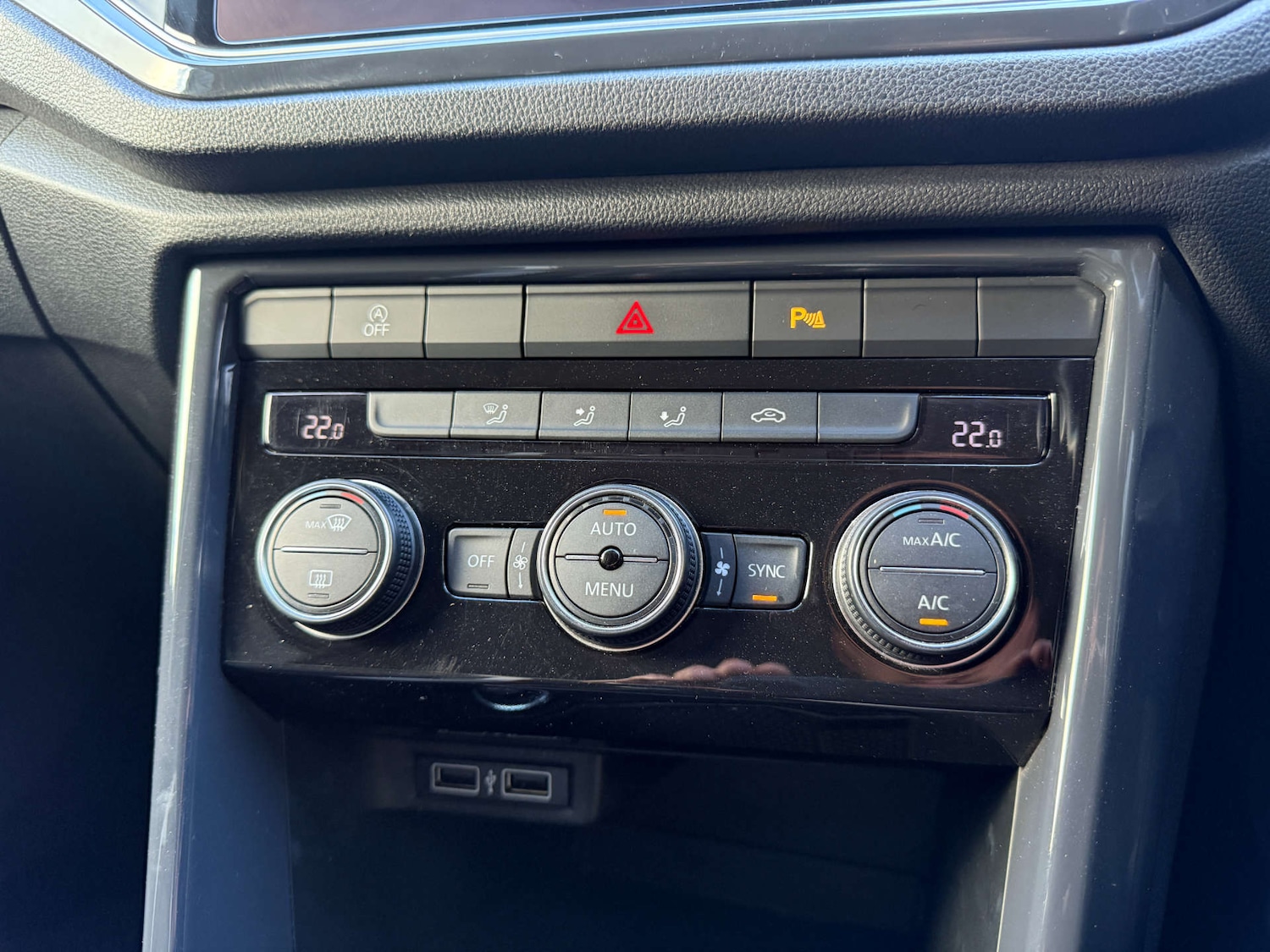 Used Volkswagen T-Roc 2018 for sale - 76302986: Photo 30