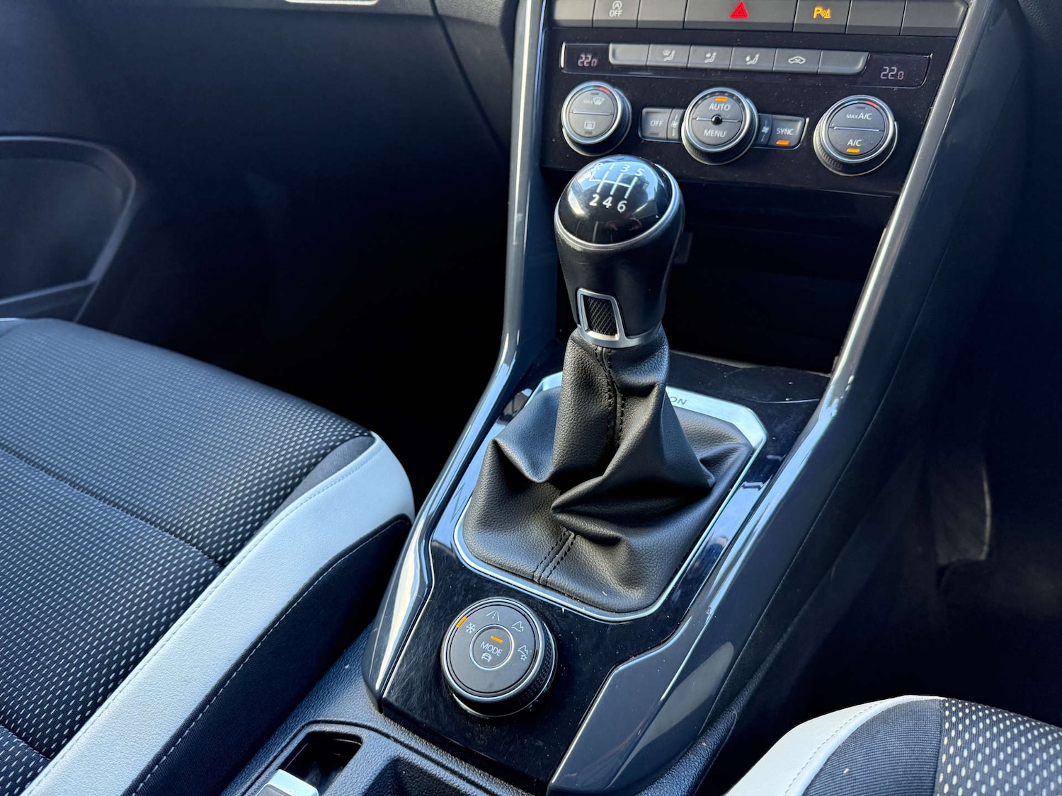 Used Volkswagen T-Roc 2018 for sale - 76302986: Photo 31