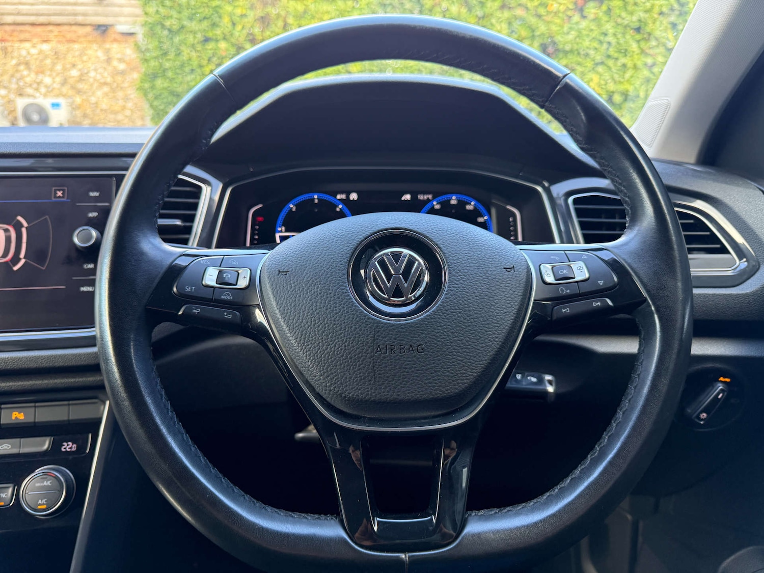 Used Volkswagen T-Roc 2018 for sale - 76302986: Photo 32