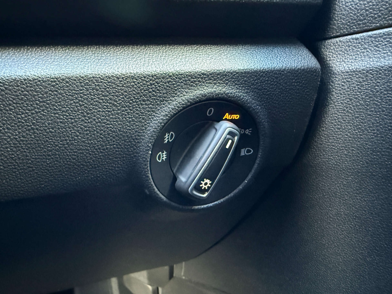 Used Volkswagen T-Roc 2018 for sale - 76302986: Photo 34