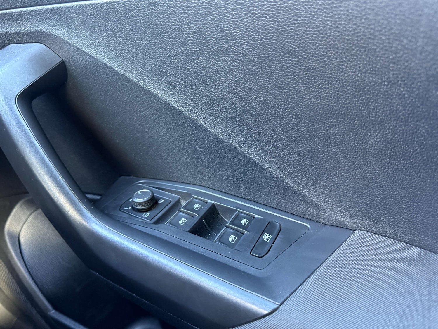 Used Volkswagen T-Roc 2018 for sale - 76302986: Photo 36