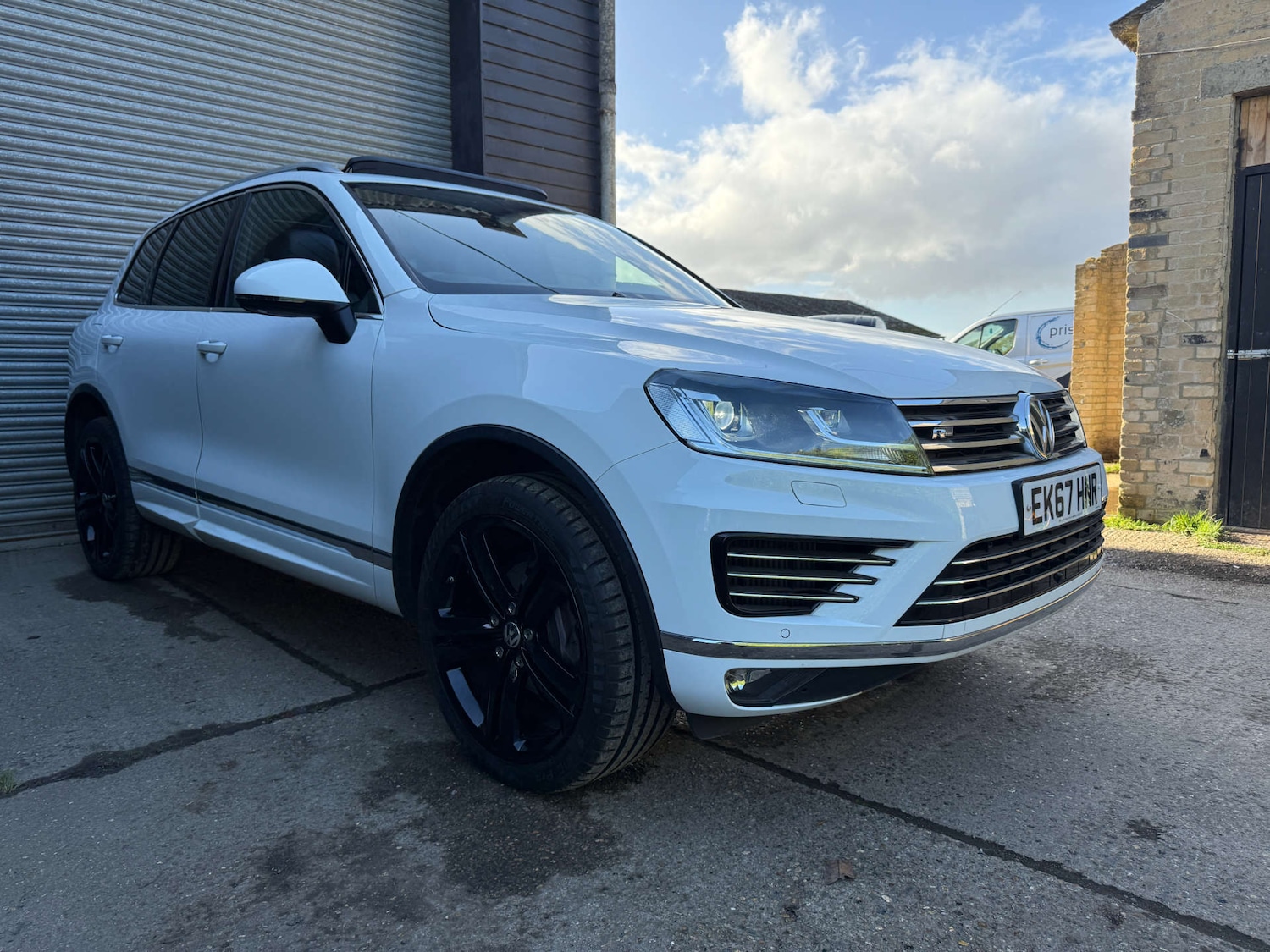 Used Volkswagen Touareg 2017 for sale - 76302977: Photo 11