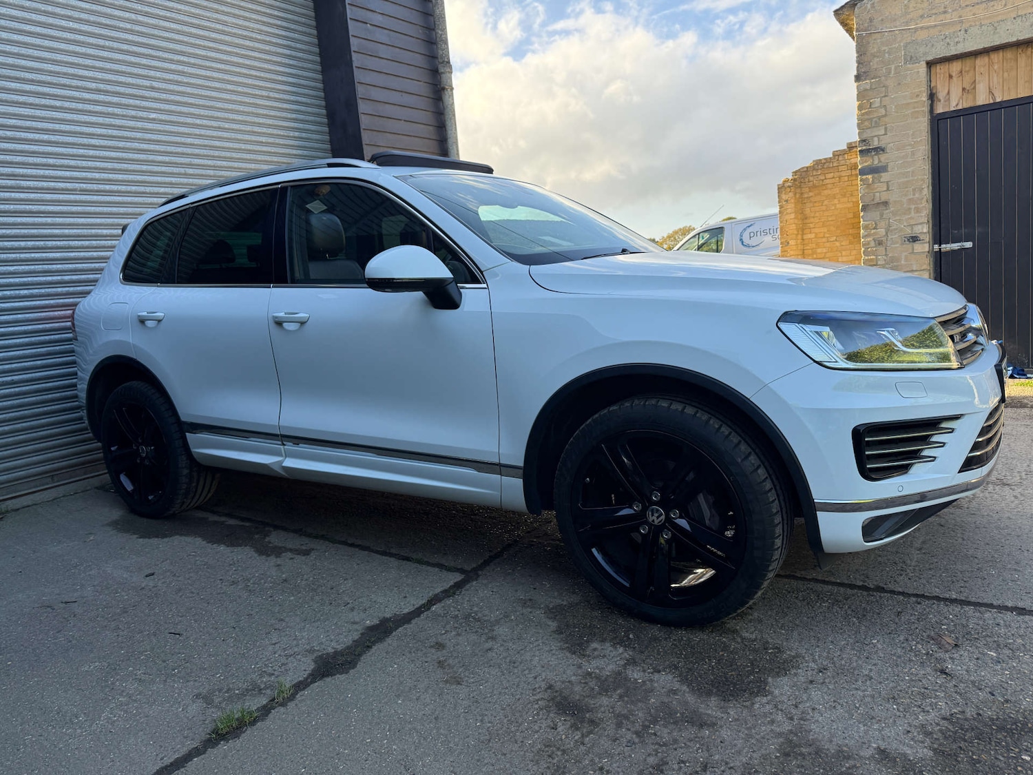 Used Volkswagen Touareg 2017 for sale - 76302977: Photo 12