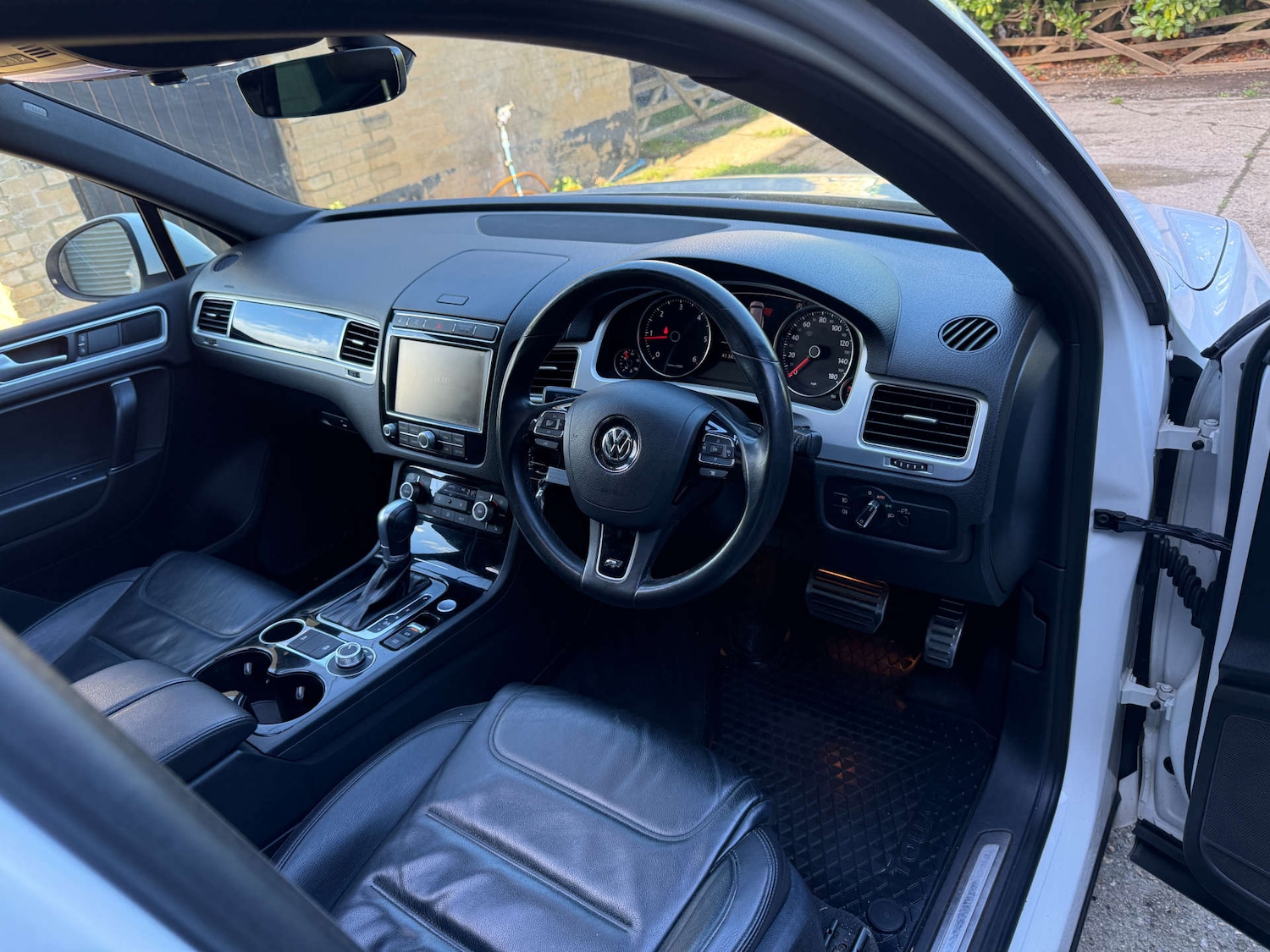 Used Volkswagen Touareg 2017 for sale - 76302977: Photo 15