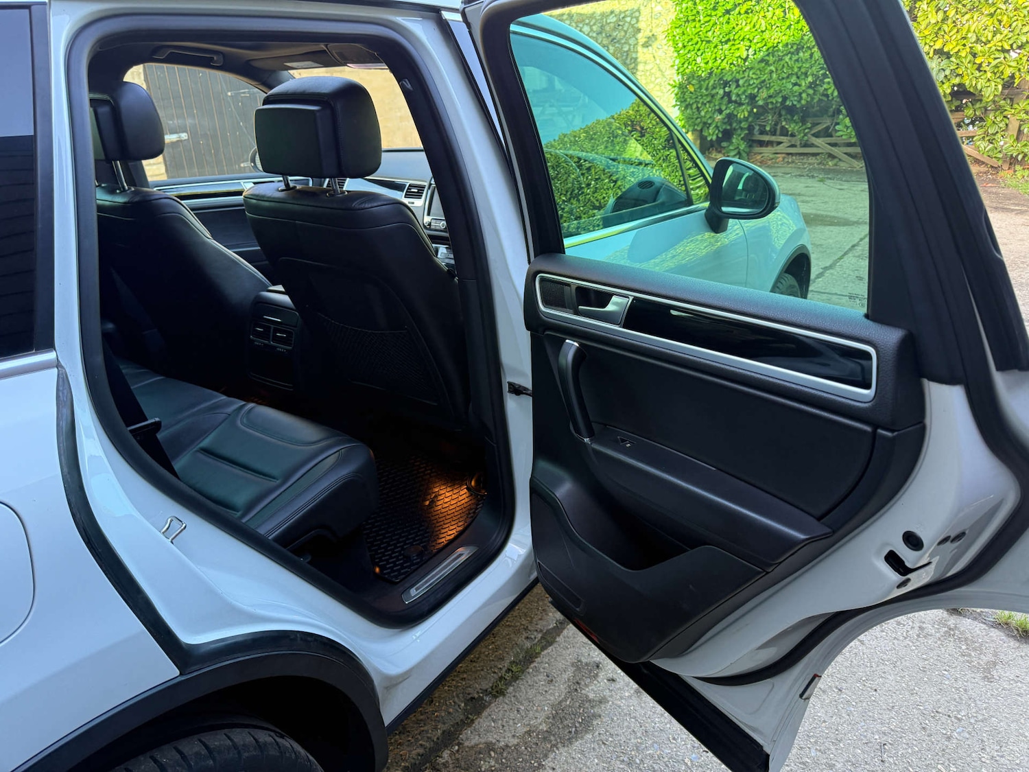 Used Volkswagen Touareg 2017 for sale - 76302977: Photo 17