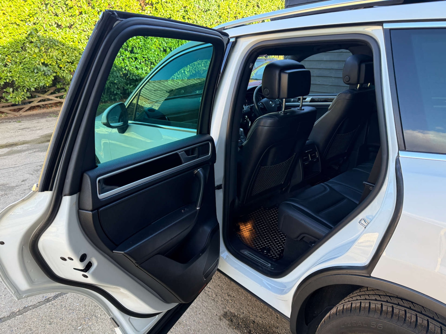 Used Volkswagen Touareg 2017 for sale - 76302977: Photo 19