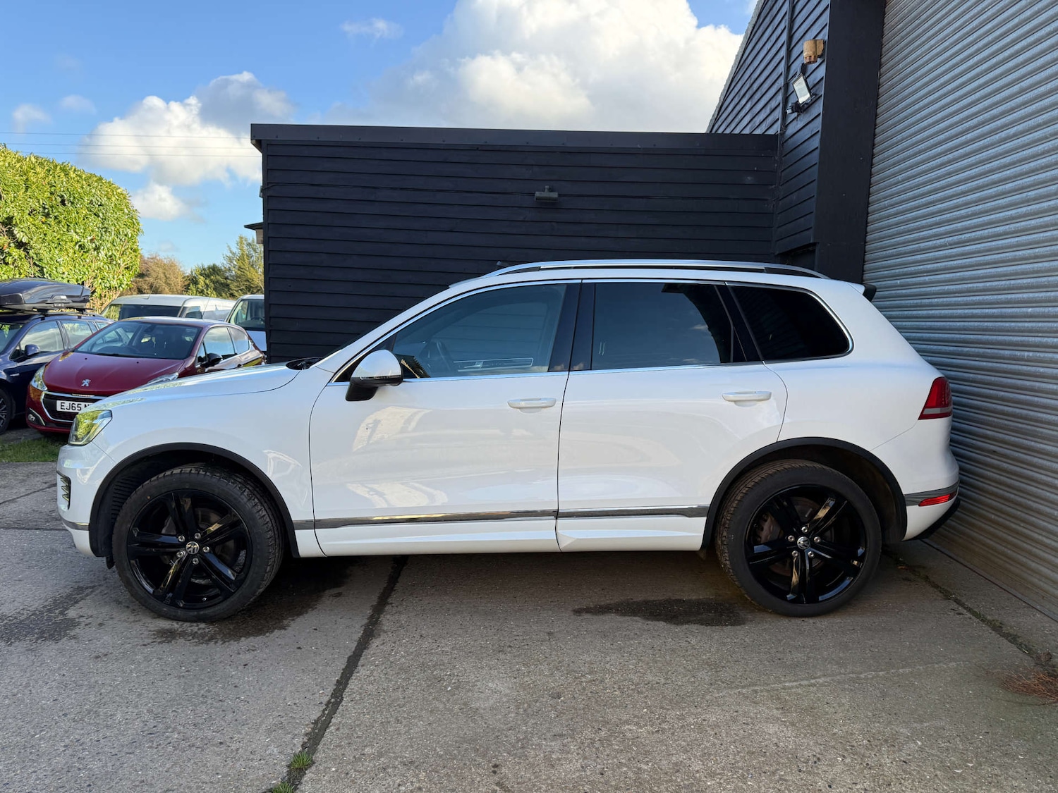 Used Volkswagen Touareg 2017 for sale - 76302977: Photo 3