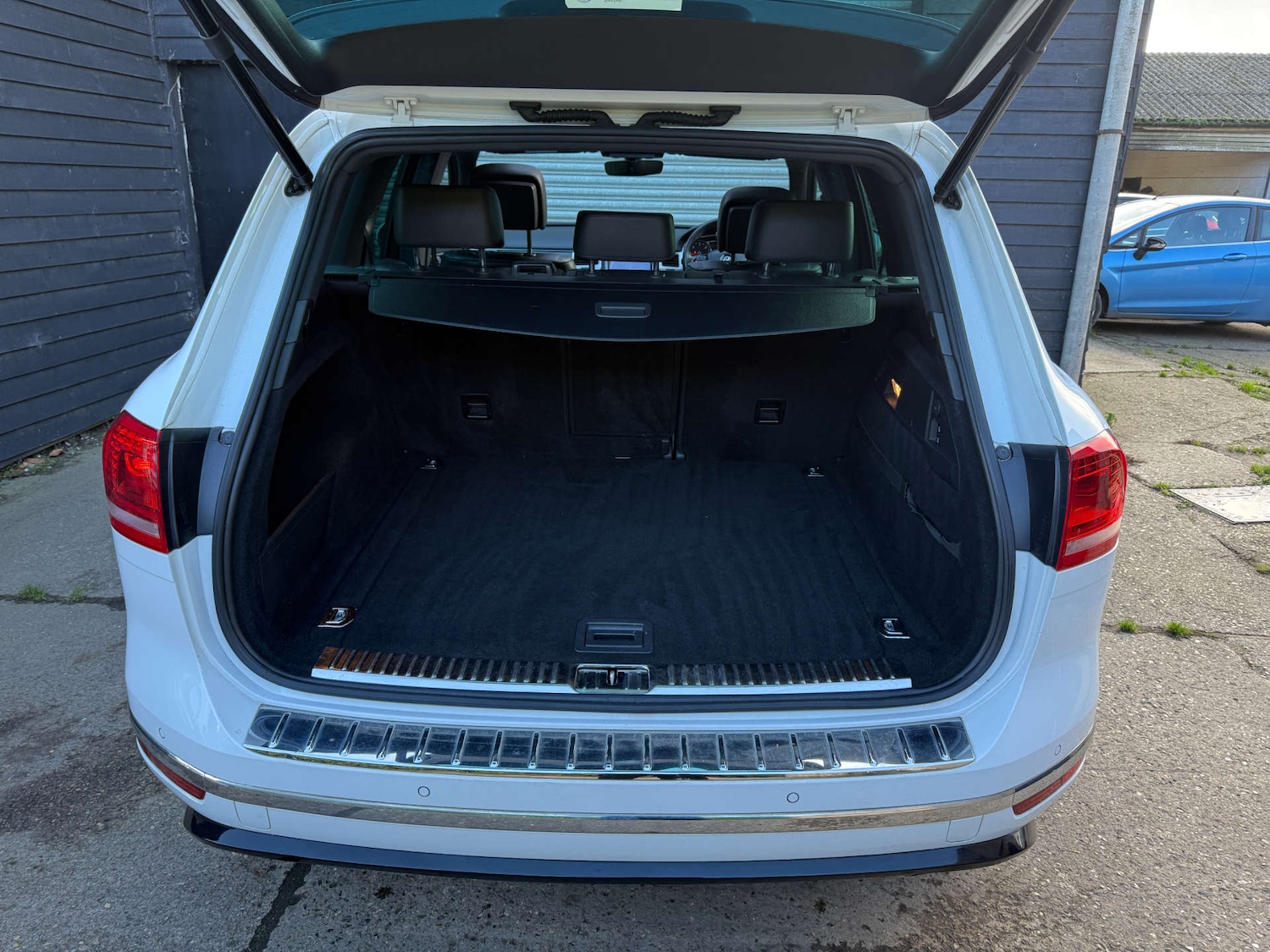 Used Volkswagen Touareg 2017 for sale - 76302977: Photo 37